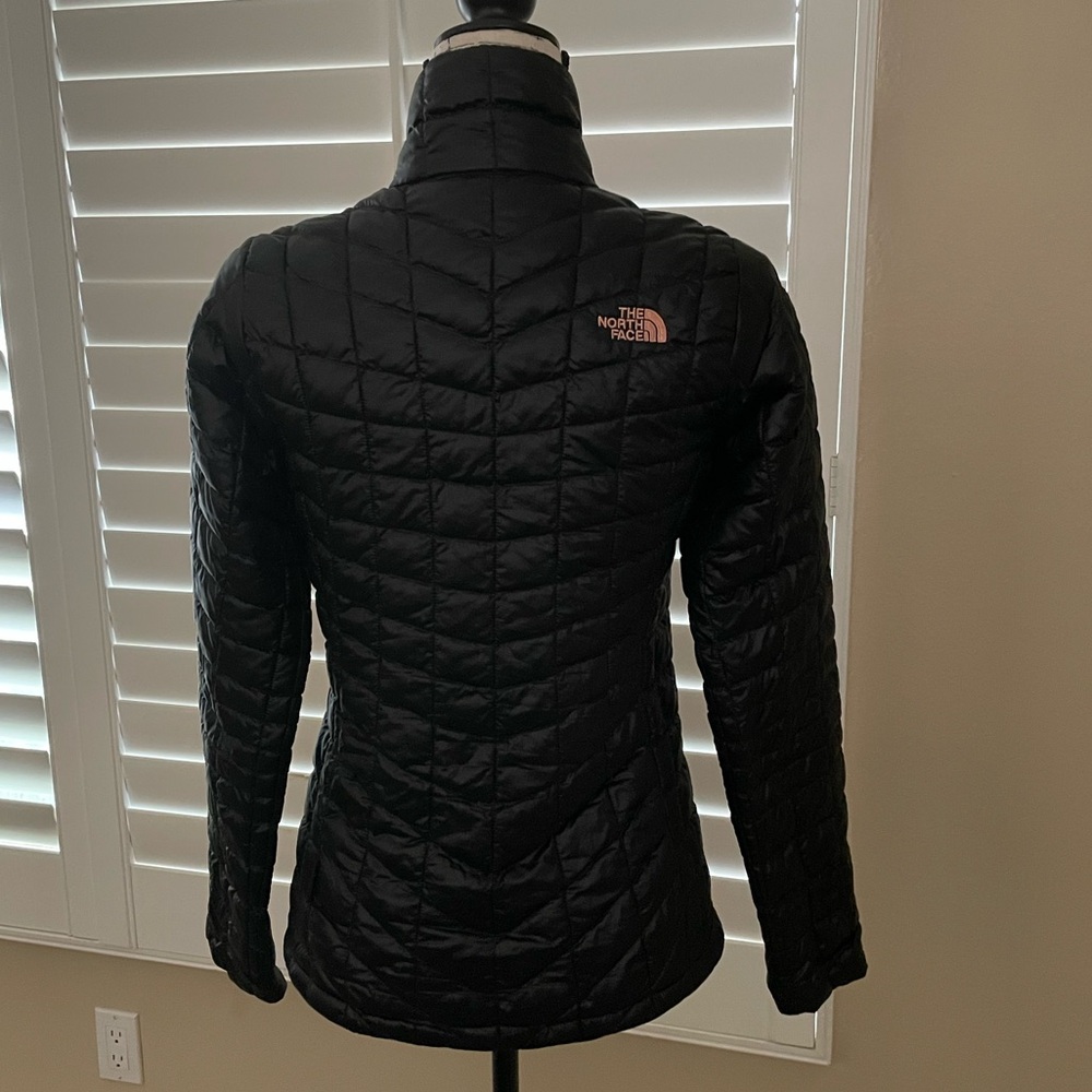 The North Face Women’s Thermoball Jacket - Picture 3 of 12